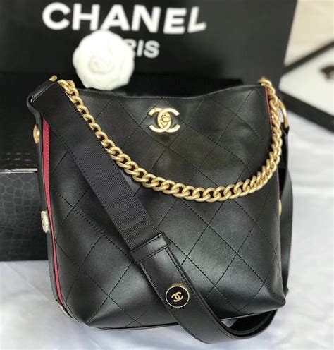 bolsa chanel negra original precio|Guía de referencia de la lista de precios de chanel  .